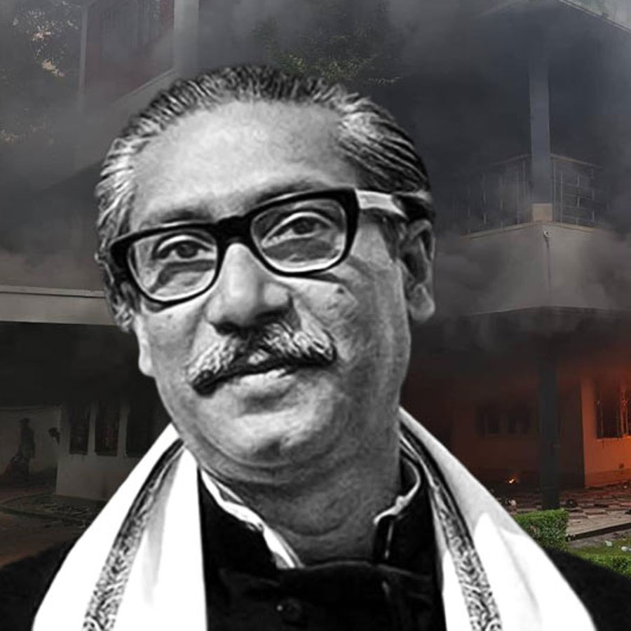 Dhanmondi 32, house of Bangabandhu Sheikh Mujibur Rahman in Dhaka was surrounded by security forces on the occasion of his 50th death anniversary