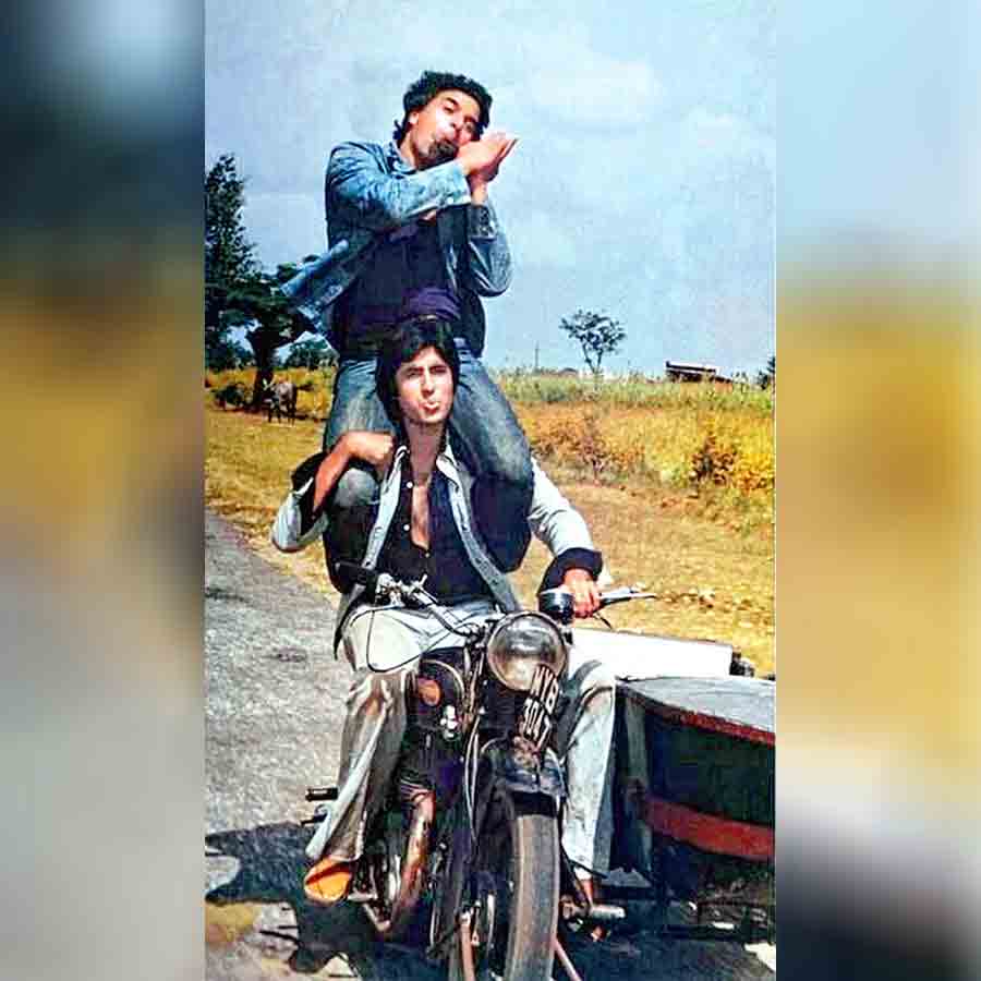  ‘জয়’ অমিতাভ ও ‘বীরু’ ধর্মেন্দ্র।