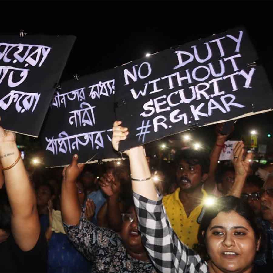 Behala police station files case for blocking national highway during night reclaim program