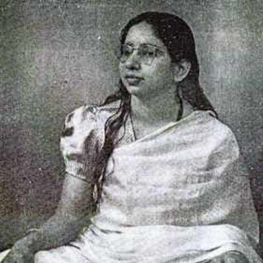 চিন্তিত হয়ে চিকিত্সকের পরামর্শ নেন শান্তির বাবা। শান্তি তখন সেই চিকিত্সককে জানায় যে, আগের জীবনে নাকি সন্তানের জন্ম দিতে গিয়ে মারা গিয়েছিল সে। এমনকি, চিকিত্সা চলাকালীন কী কী সমস্যা হয়েছিল তারও পুঙ্খানুপুঙ্খ বিবরণ দেয় শান্তি। বাস্তব অভিজ্ঞতা ছাড়া এই বিষয়গুলি জানা অসম্ভব, দাবি করেন সেই চিকিত্সক।