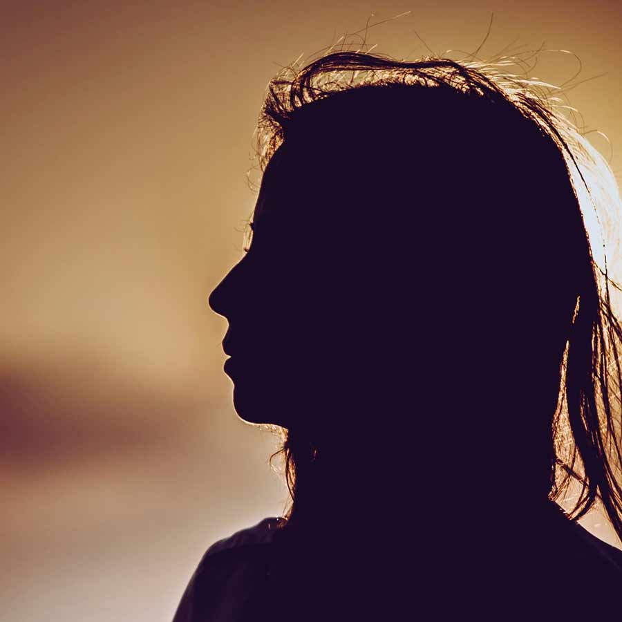 জন্ম নেওয়ার পরমুহূর্তেই প্রথম সন্তানের মৃত্যু হয়েছিল লুগদির। দ্বিতীয় বার অন্তঃসত্ত্বা হওয়ার সময়ে আগরার এক হাসপাতালে ভর্তি করানো হয়েছিল তাকে। ১৯২৫ সালের সেপ্টেম্বর মাসে এক পুত্রসন্তানের জন্ম দিয়েছিল লুগদি। কিন্তু সন্তানের জন্ম দেওয়ার ন’দিন পর মারা গিয়েছিল সে।