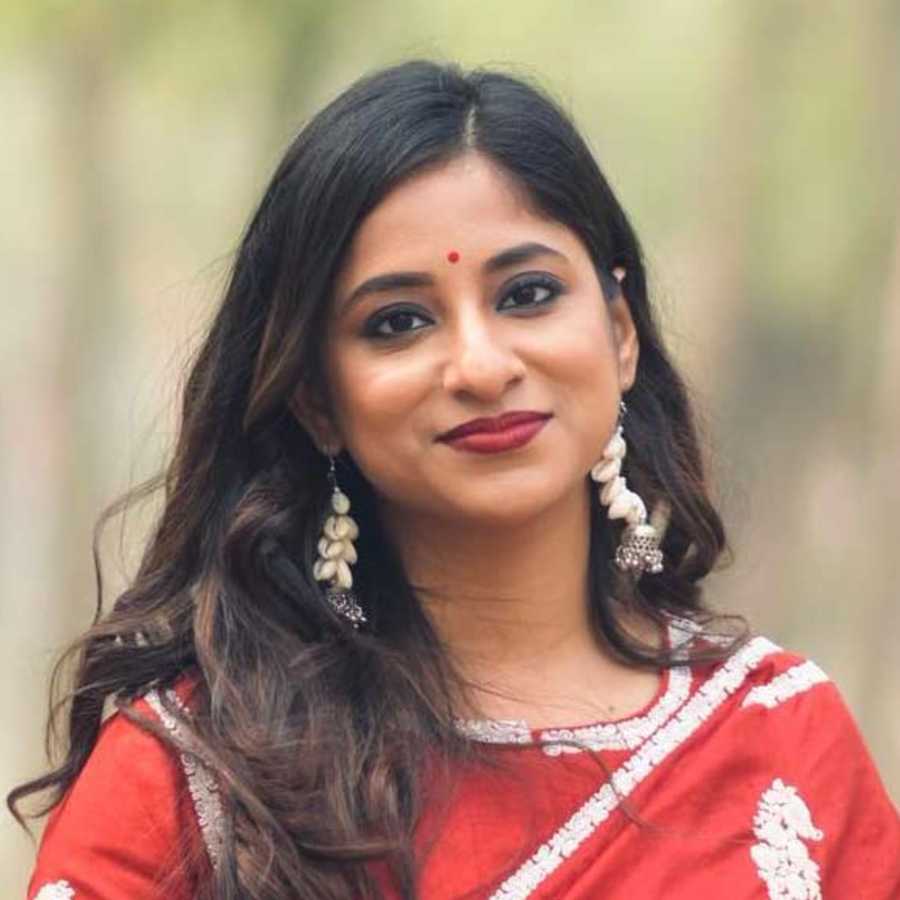 Singer Mekhla Dasgupta sings a patriotic song by Kazi Nazrul Islam and shares her views on patriotism dgtl