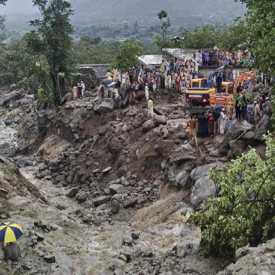 Shehbaz Sharif Orders Ministers to Oversee Relief as Khyber Pakhtunkhwa Floods Kill 314, Injured 156 dgtl