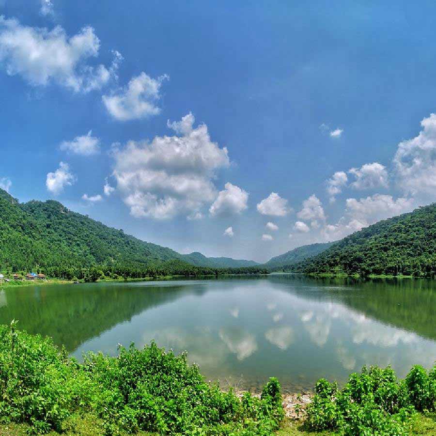 খয়রাবেড়া জলাধার ঘুরে নিতে পারেন দুদিনের ছুটিতেই।