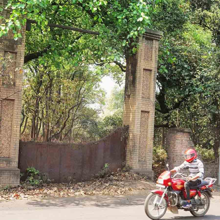 Complain regarding illegal smuggling of iron at Jessop and Company