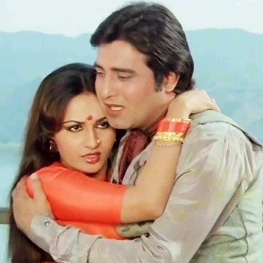 Vinod Khanna and Reena Roy