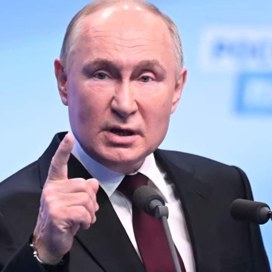 Report claims Russia’s President Vladimir Putin bodyguards carried a suitcase to Alaska Summit to collect his faecal waste