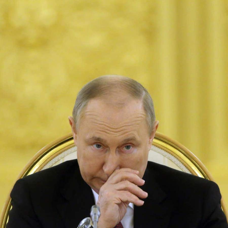 Report claims Russia’s President Vladimir Putin bodyguards carried a suitcase to Alaska Summit to collect his faecal waste