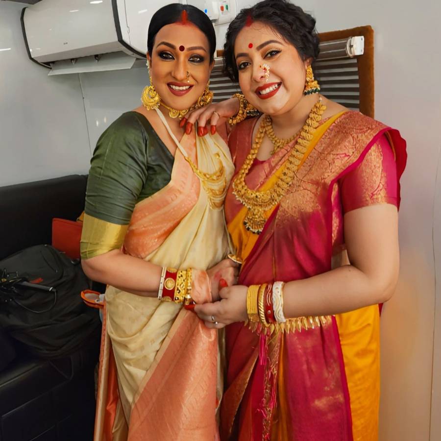 Sreemoyee Chattoraj Doing Special Puja Music Video With Rituparna Sengupta dgtl
