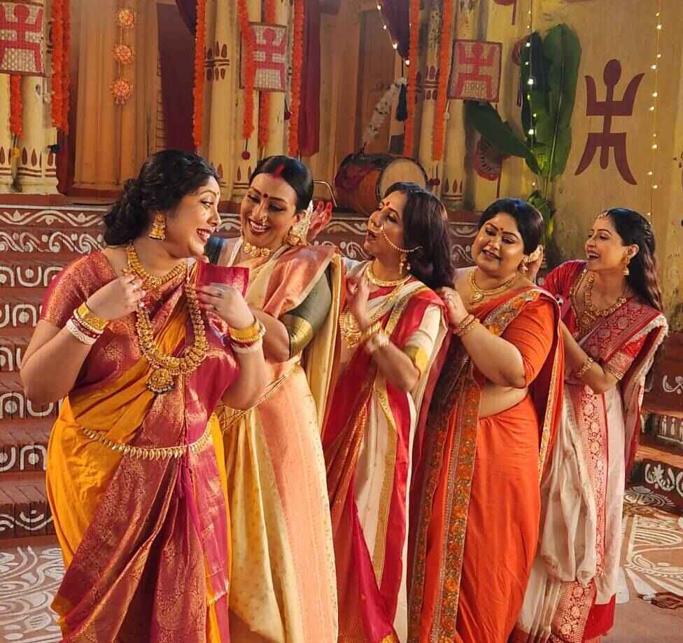শ্রীময়ী, ঋতুপর্ণা, চৈতি, সঙ্ঘশ্রী শুটিংয়ে ব্যস্ত।