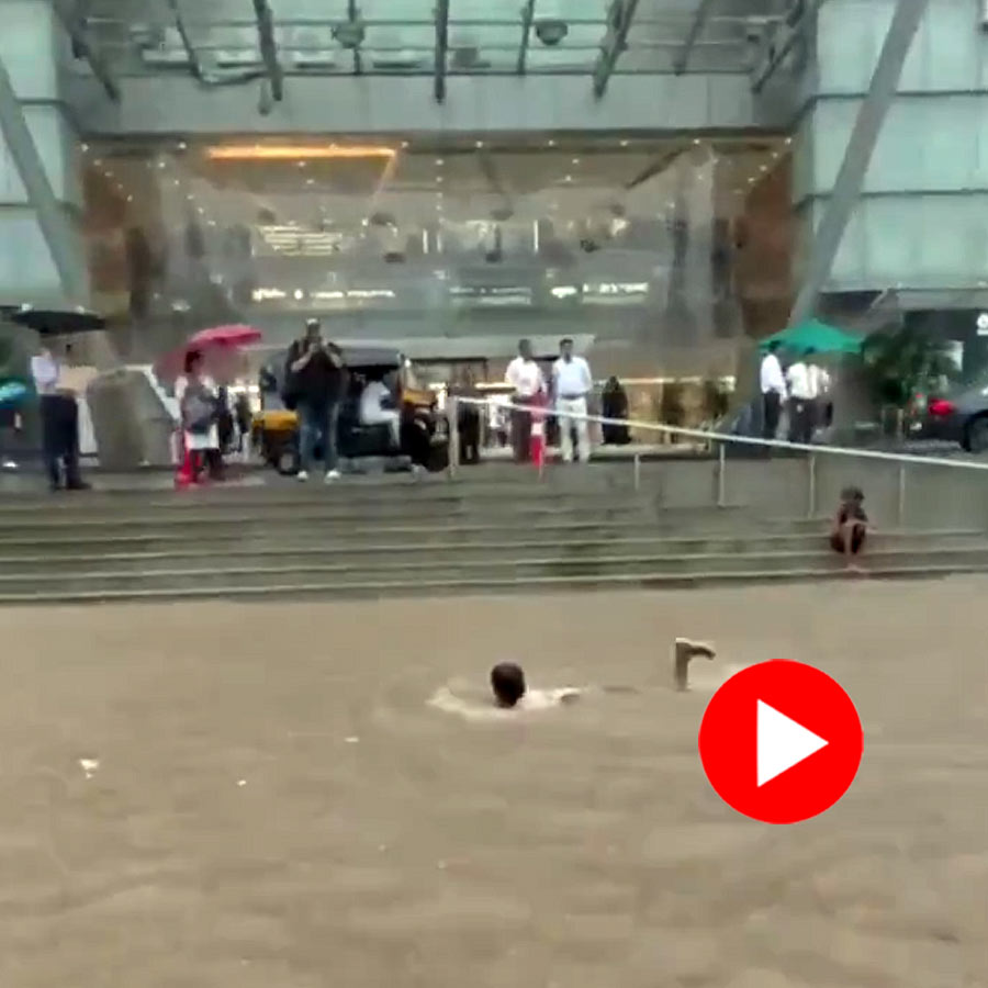 Video of kids swimming in front of Oberoi mall in Goregaon goes viral dgtl