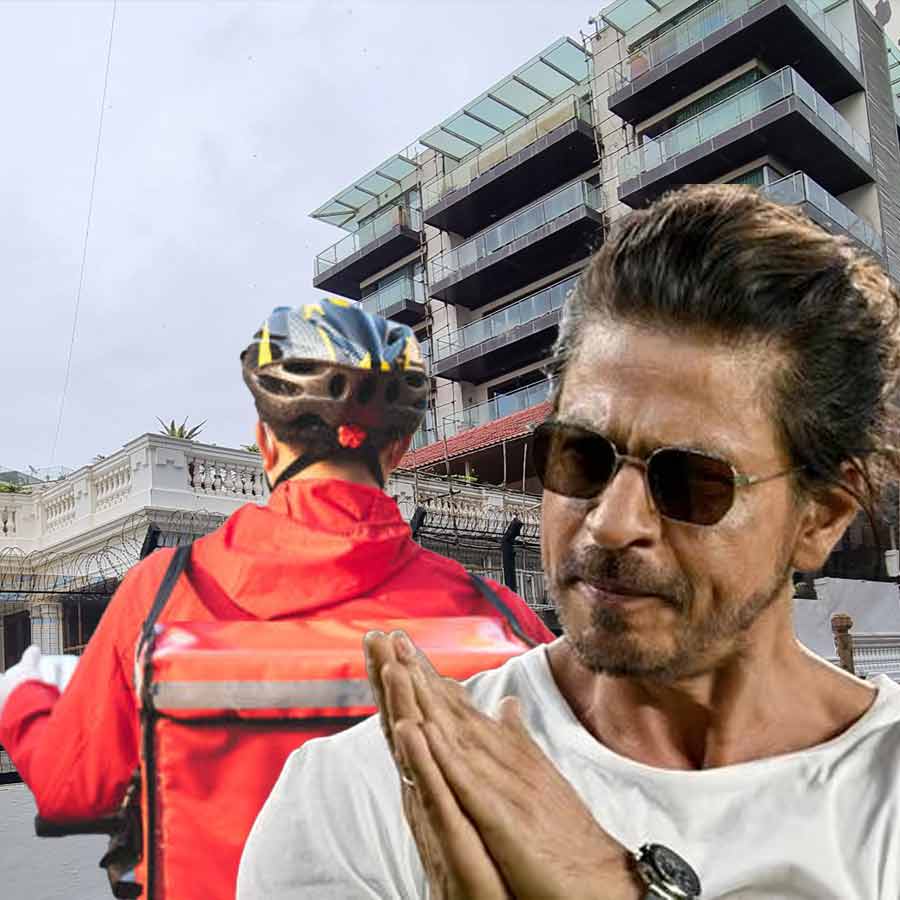 Man pretends to be delivery boy to enter Shah Rukh Khan Mannat video goes viral dgtl