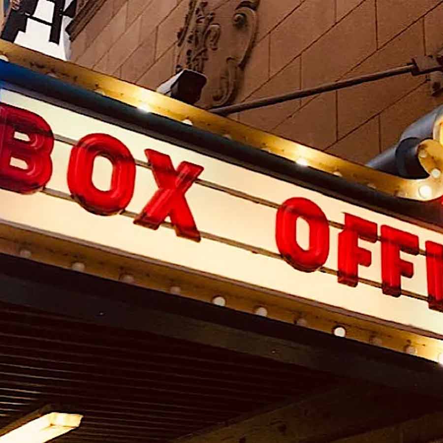 বক্স অফিসে কোনও ছবি সফল হয়েছে মানেই তার নাম কোটি টাকার ক্লাবে লেখা হয়ে যায়। কিন্তু এই কোটি কোটি টাকার কাহিনির আড়ালে থাকে বিরাট আখ্যান।