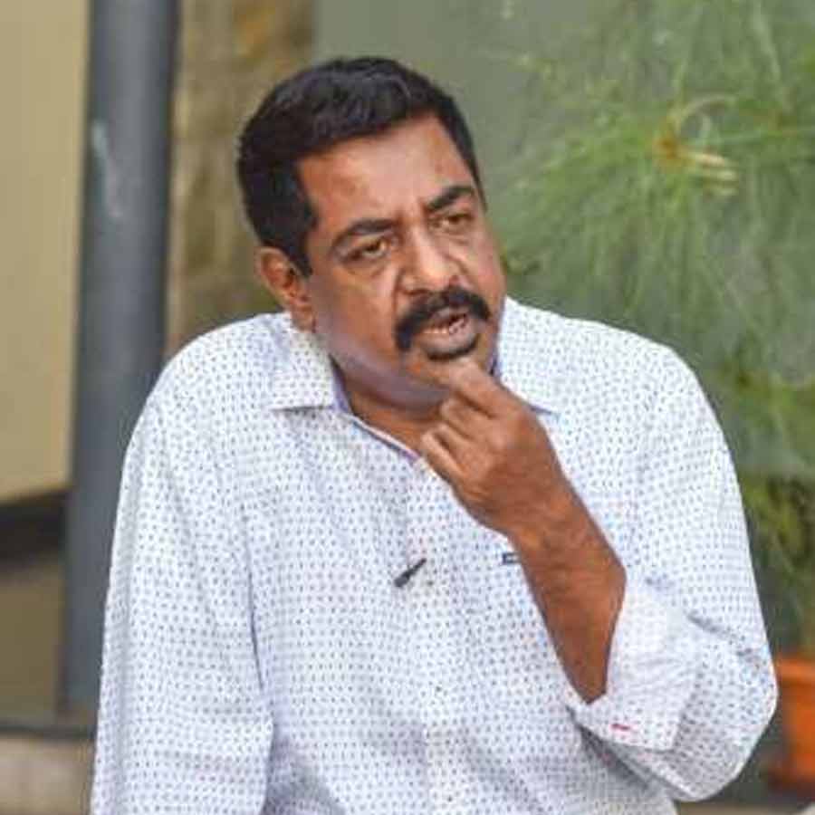 পরিচালক যোগরাজের অবস্থা দেখে কষ্ট পেয়েছিলেন অভিনেতা গণেশ। তাই নিজেই সাহায্যের হাত বাড়িয়ে দেন তিনি। দক্ষিণী পরিচালক ই কৃষ্ণাপ্পার সঙ্গে যোগরাজের আলাপ করিয়ে দেন গণেশ। কৃষ্ণাপ্পাও প্রযোজনার দায়িত্ব নিতে রাজি হয়ে যান।