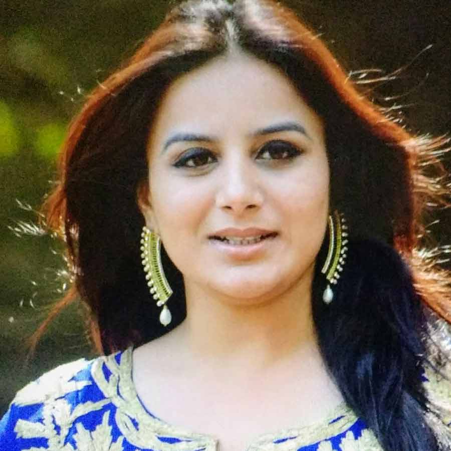 নায়িকা হিসাবে এক নবাগতাকে পছন্দ করেছিলেন যোগরাজ। ‘মুঙ্গারু মালে’ ছবিতে গণেশের বিপরীতে অভিনয় করতে দেখা যায় কন্নড় অভিনেত্রী পূজা গান্ধীকে। এই ছবি তৈরি করতে মোট ৭০ লক্ষ টাকা খরচ হয়েছিল।