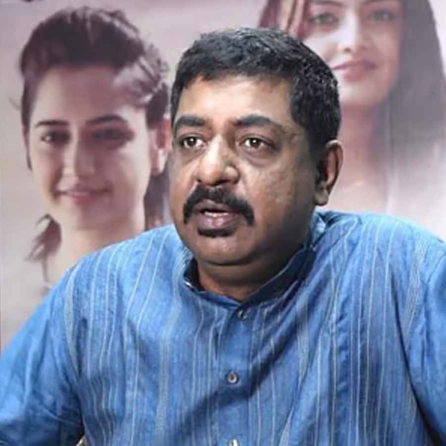 যোগরাজের কেরিয়ারের প্রথম ছবি চলচ্চিত্রজগতের ইতিহাসে নজির গড়ে তোলে। ‘মুঙ্গারু মালে’ প্রথম ভারতীয় সিনেমা, যা প্রেক্ষাগৃহে টানা ৪৬০ দিন ধরে চলেছিল।