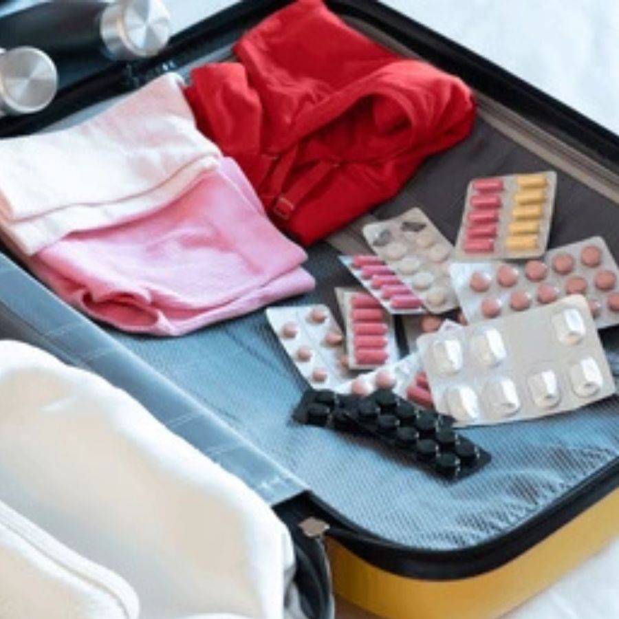 সঙ্গে অবশ্যই প্রয়োজনীয় ওষুধ রাখবেন। জ্বর, সর্দি, কাশি তো বটেই, বমি, পেট খারাপের ওষুধও যেন থাকে। স্যানিটাইজার, ব্যথা কমানোর স্প্রে, মশা তাড়ানোর রোল অন, ব্যান্ড এইড-ও রাখুন ওষুধের ব্যাগে। 