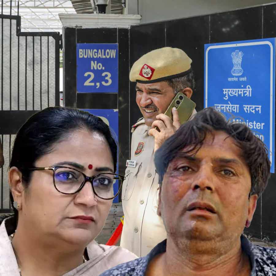 What did the mother of the accused claim in the assault on Delhi Chief Minister Rekha Gupta