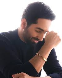 স্বল্প খরচে বেছে নিতে পারেন চামড়া বা কাঠের রিস্টলেট। এর সঙ্গে নন-মেটালিক কিছু আংটি সাজে যোগ করবে অন্য মাত্রা। আর হ্যাঁ, অ্যানালগ ঘড়িও একাই একশো! 