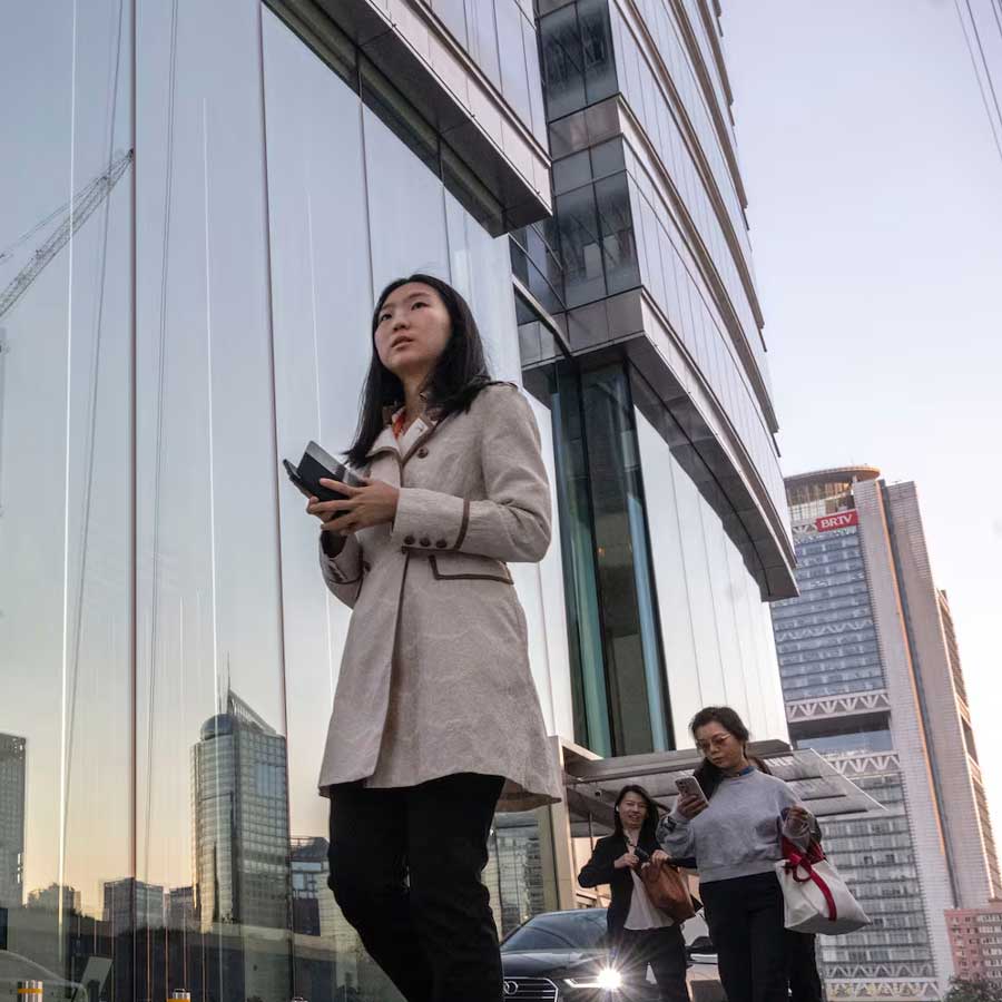 Pretend to work trend China