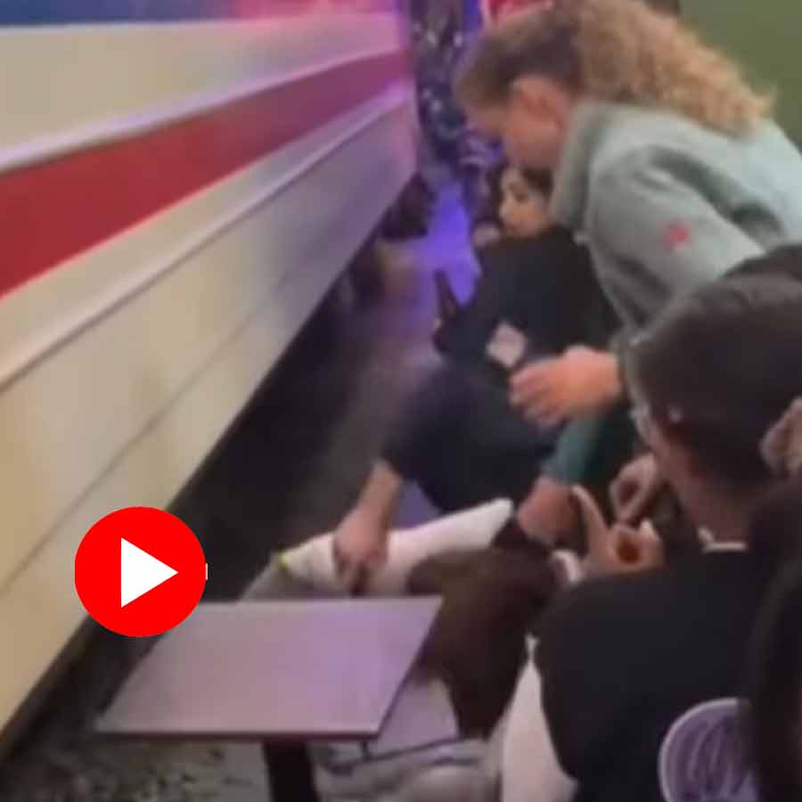 Video of tourist falling while filming in popular Hanoi’s train street Vietnam dgtl
