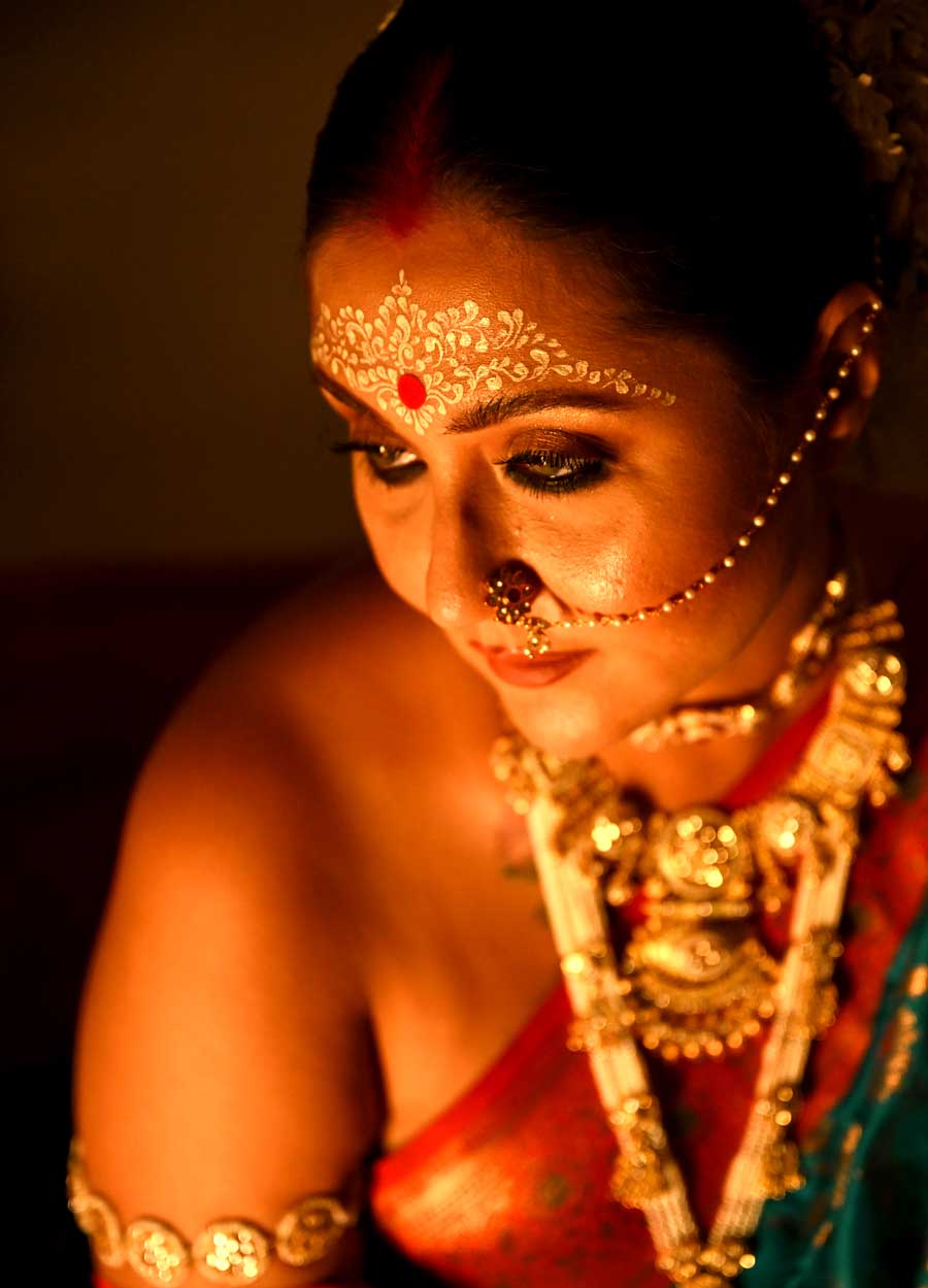 Actress Swastika Mukherjee came up with four different look of four different regions of the country