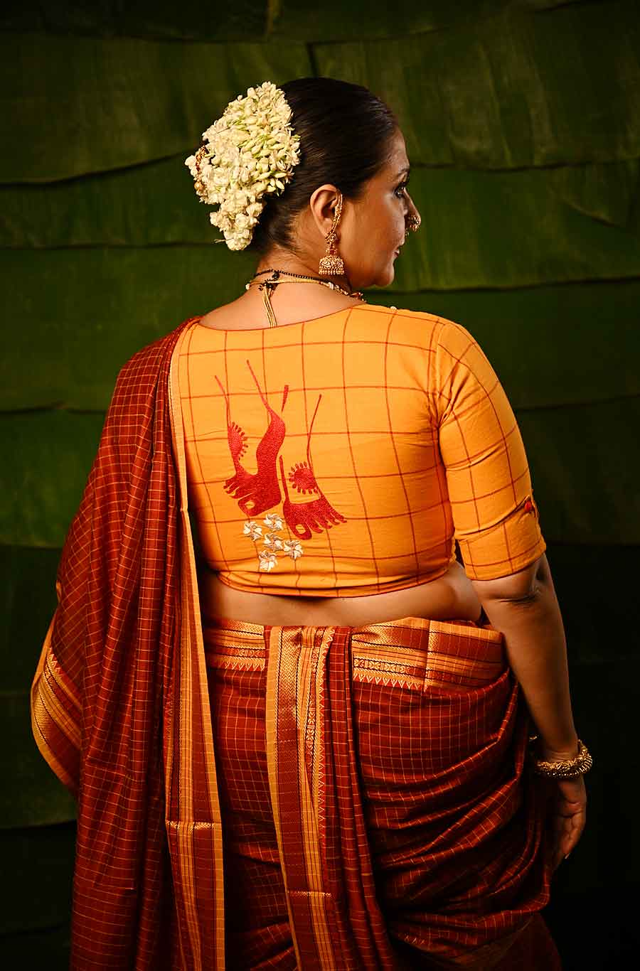 Actress Swastika Mukherjee came up with four different look of four different regions of the country