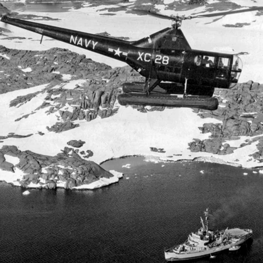  ‘অপারেশন হাইজাম্প’ অভিযানের মধ্যে দিয়ে মার্কিন যুক্তরাষ্ট্রের নৌবাহিনী একটি গবেষণাঘাঁটি তৈরি করে, যার নাম দেওয়া হয়েছিল ‘লিটল আমেরিকা ৪’। আন্টার্কটিকার দক্ষিণ অংশে রস আইস শেল্‌ফে তৈরি করা হয় এটি। ‘লিটল আমেরিকা ৪’ তৈরির মাধ্যমেই মার্কিন যুক্তরাষ্ট্র আন্টার্কটিক মহাদেশে বৈজ্ঞানিক ও সামরিক কার্যক্রমের যাত্রা শুরু করে।