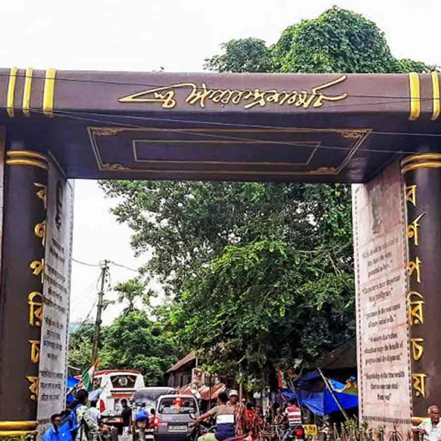 East Midnapore district administration to install High Mast at Birsingha after Mamata Banerjee's visit