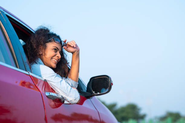 খরচ কম হয়: এক জায়গায় বেশি সময় থাকার ফলে খরচ কমে। বিশেষত যানবাহনের খরচ। তা ছাড়া স্থানীয় বাজার থেকে খাবার কেনা আর হোমস্টেতে থাকার কারণে বাজেটও নিয়ন্ত্রণে থাকে।