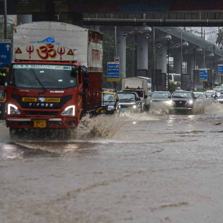 Over 1000 Deaths, Water Entered Bachchan Residence in Mumbai 2005 and More Tragic Events 