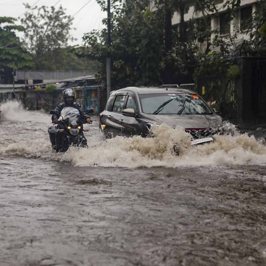 Over 1000 Deaths, Water Entered Bachchan Residence in Mumbai 2005 and More Tragic Events 