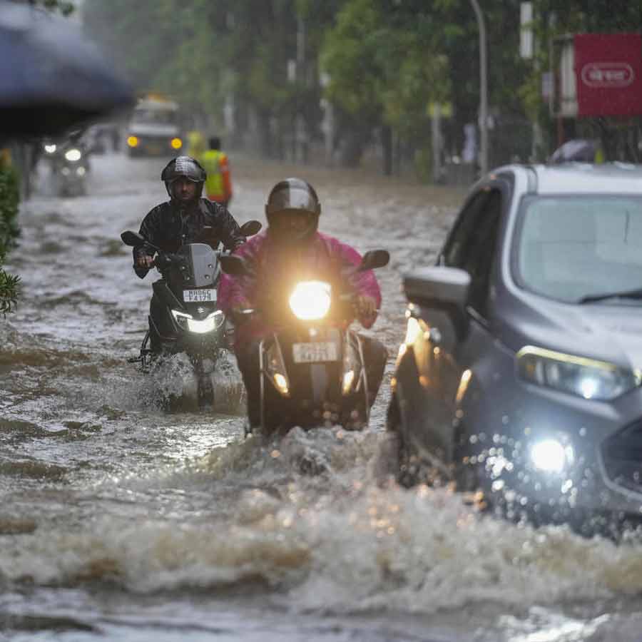 Over 1000 Deaths, Water Entered Bachchan Residence in Mumbai 2005 and More Tragic Events 