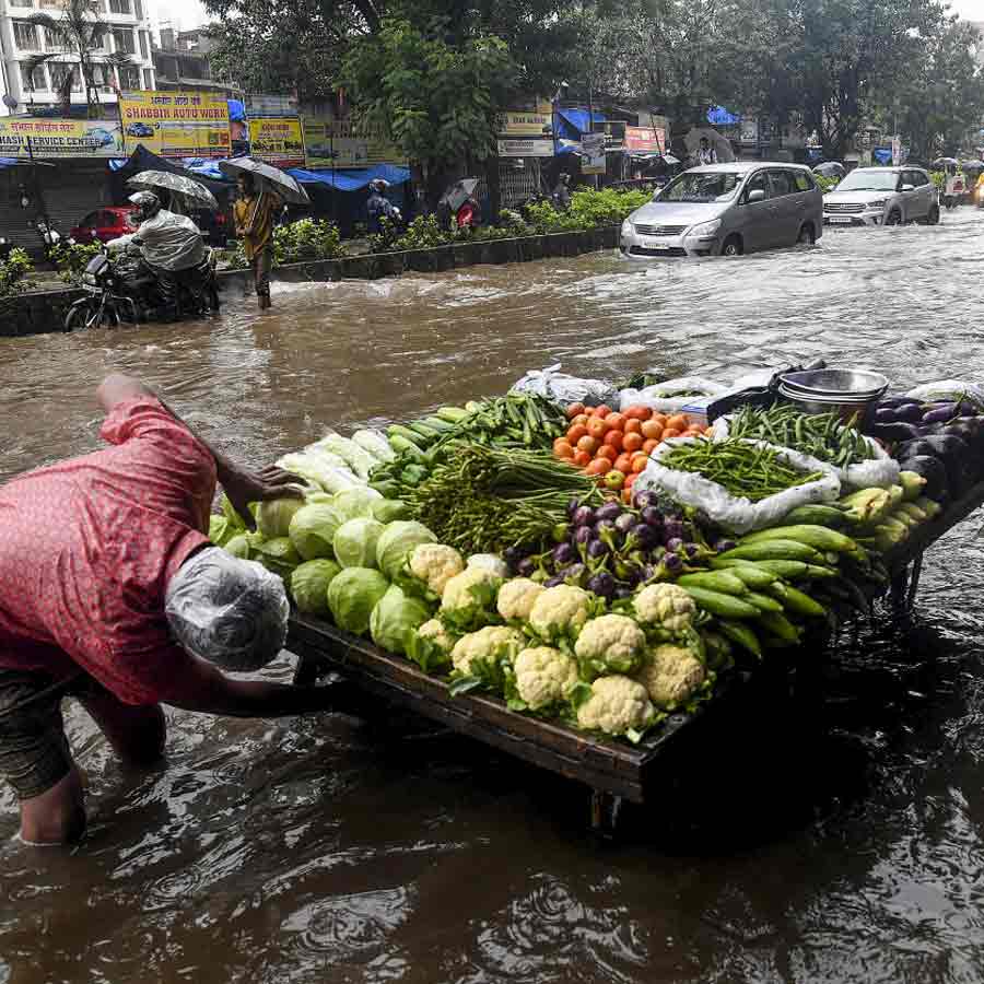 Over 1000 Deaths, Water Entered Bachchan Residence in Mumbai 2005 and More Tragic Events 