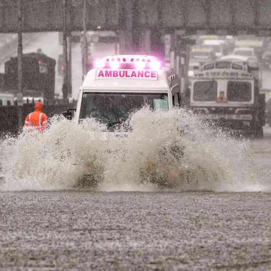 Over 1000 Deaths, Water Entered Bachchan Residence in Mumbai 2005 and More Tragic Events 