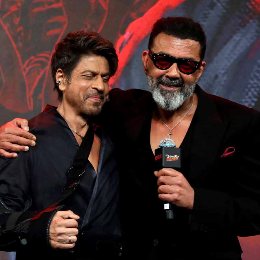 Shah Rukh Khan recalls Bobby Deol as a handsome debutant