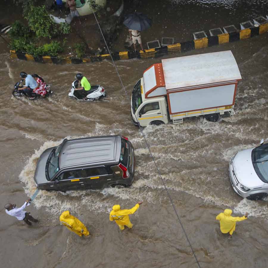 Over 1000 Deaths, Water Entered Bachchan Residence in Mumbai 2005 and More Tragic Events 