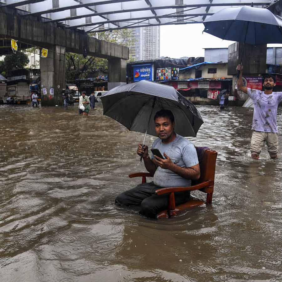 Over 1000 Deaths, Water Entered Bachchan Residence in Mumbai 2005 and More Tragic Events 