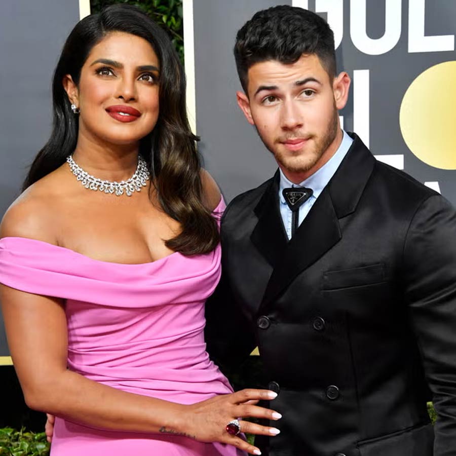 Nick Jonas reveals his bedroom rules with priyanka chopra dgtl