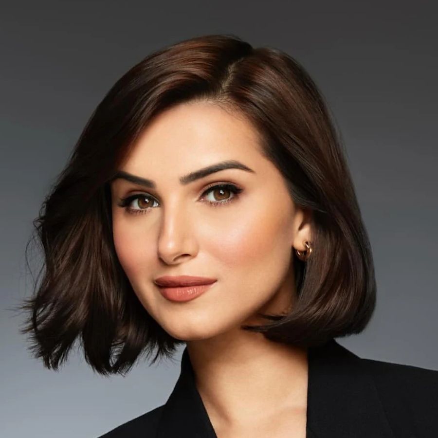 নিউট্রাল আই মেকআপ: চোখের এই সাজ রোজনামচার অঙ্গ।কলেজ-ইউনিভার্সিটি কিংবা অফিস, ছিমছাম মেকআপের সঙ্গী একেবারে সাধারণ এই চোখের সাজ।