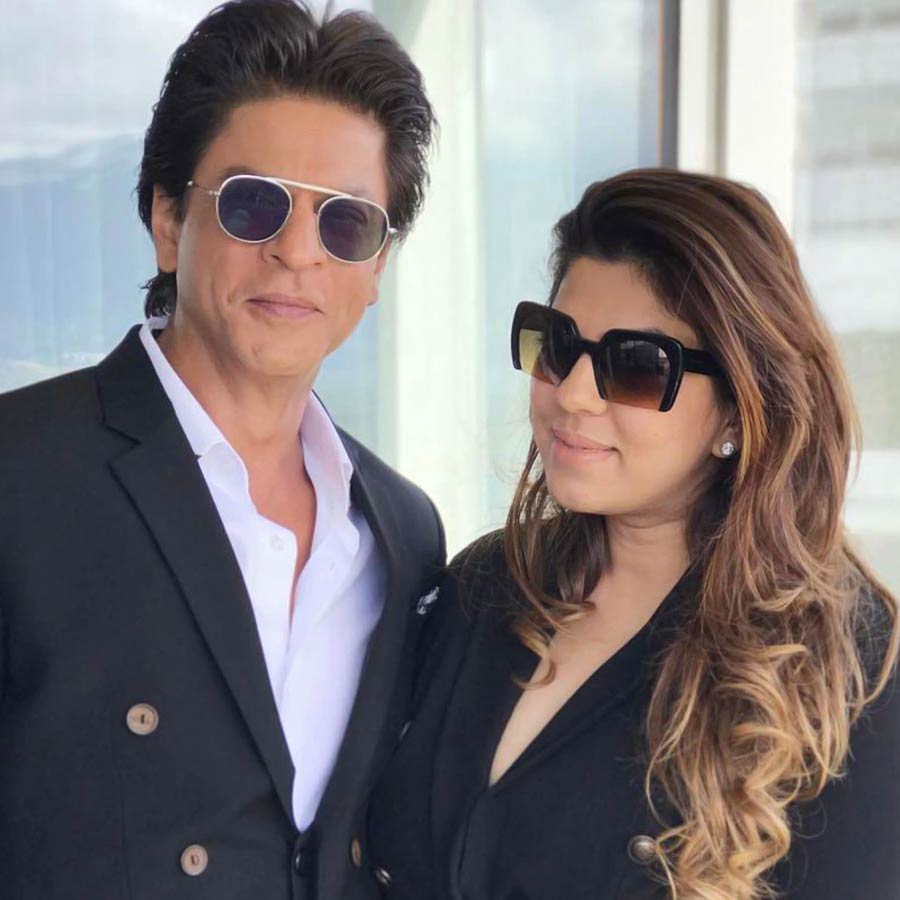 Shah Rukh Khan took a dig at his manager Pooja Dadlani in a funny way dgtl