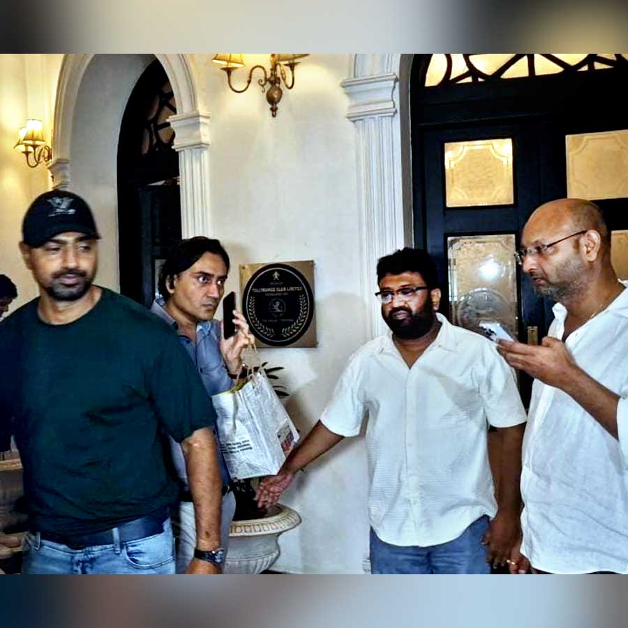 Piya Sengupta, Dev, Srikant Mohta and many more tolly celebs arranged a meeting on Puja Release 2025