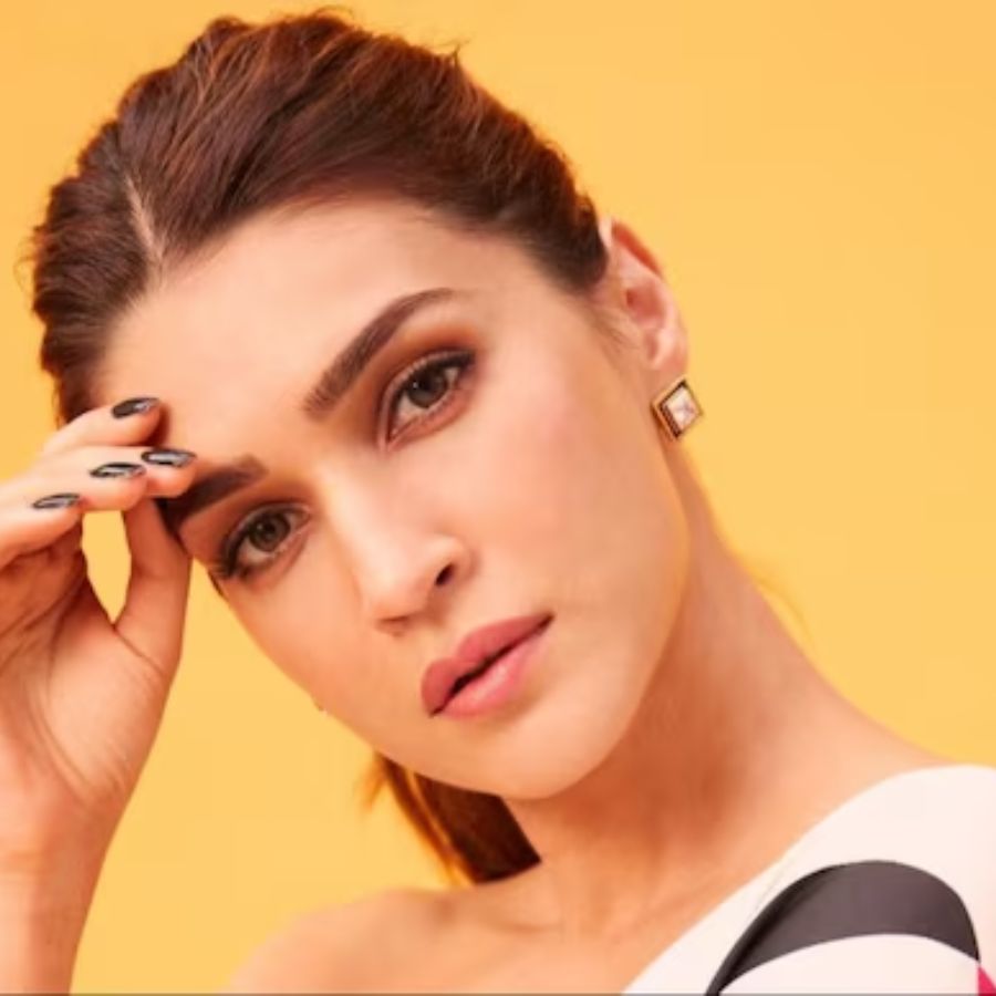 এই ফেসপ্যাক দাগছোপ দূর করার পাশাপাশি ব্রণ প্রতিরোধ করবে। এই প্যাকটি ট্যান দূর করতেও সাহায্য করে।