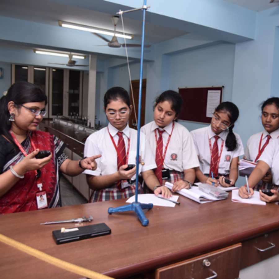 শ’ পাবলিক স্কুলের শিক্ষার্থীরা