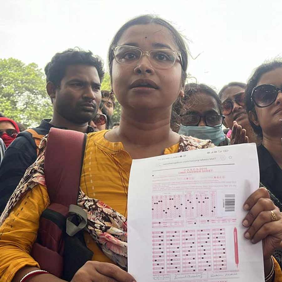 Supreme Court says 50 percent cut-off will not be applicable for SSC untainted candidates who goes to school now dgtl