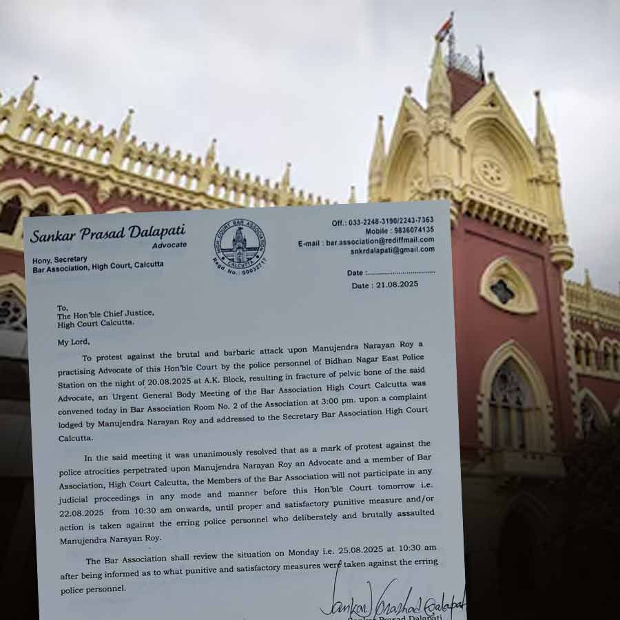 Lawyers calls for strike at Calcutta High Court after police attacked son of ex judge dgtl
