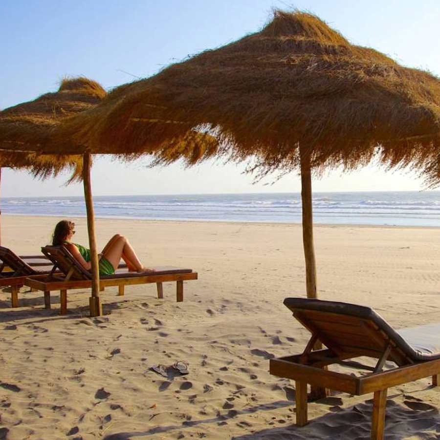 অশ্বেম সৈকত।