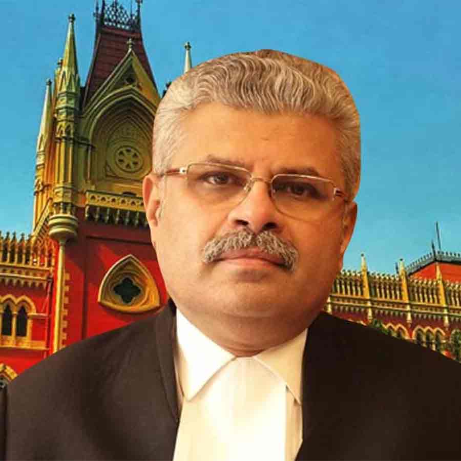 Calcutta High Court's Chief Justice TS Sivagnanam requested lawyers not to stick posters in walls in court premises