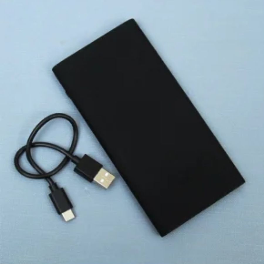 সিসকা ২০০০০mAh পাওয়ার ব্যাঙ্ক পি২০২১জে  ফিচার: এটিতে ২০,০০০ mAh ব্যাটারি এবং ১৮W ফাস্ট চার্জিং সাপোর্ট রয়েছে। এতে দু’টি ইউএসবি-এ পোর্ট এবং একটি টাইপ-সি পোর্ট আছে, যা বিভিন্ন ডিভাইসের সঙ্গে সামঞ্জস্যপূর্ণ।  আনুমানিক দাম: ১,৩০০ - ১,৬০০ টাকা