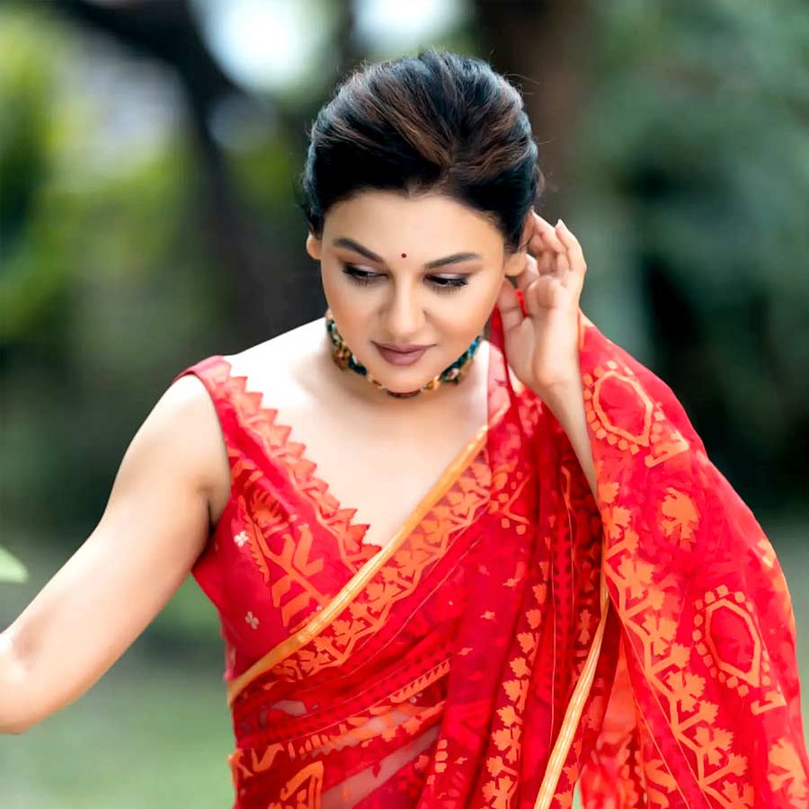 Five tips you should follow to take care of your Jamdani sarees dgtl